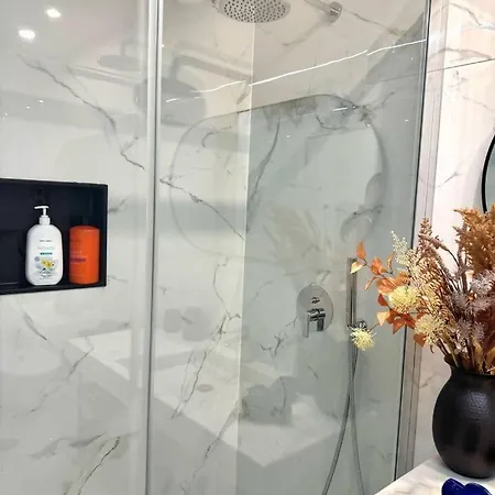 Elegant & Cozy דירה